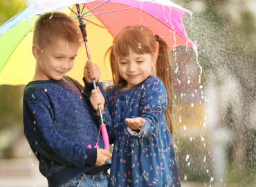 Temporale estivo? Idee divertenti per intrattenere i bambini in casa